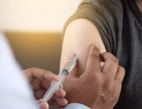 Vaksin Tifoid bagi Anak dan Orang Dewasa